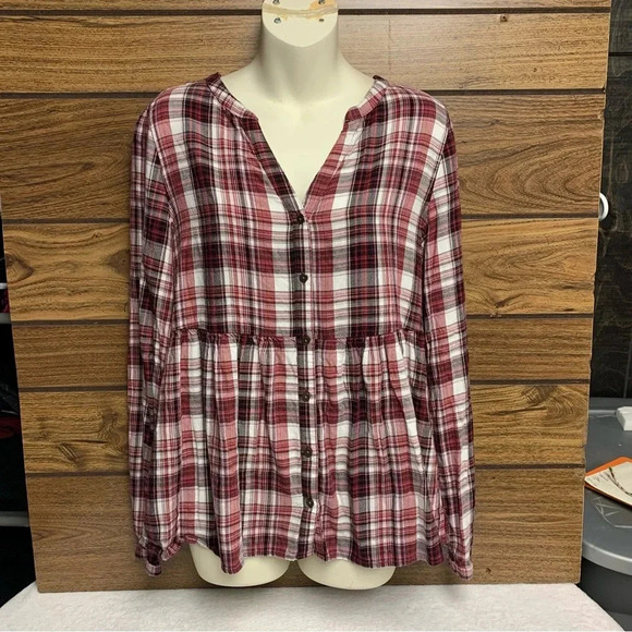 Maurice’s red plaid medium top baby doll style full button - Picture 2 of 9